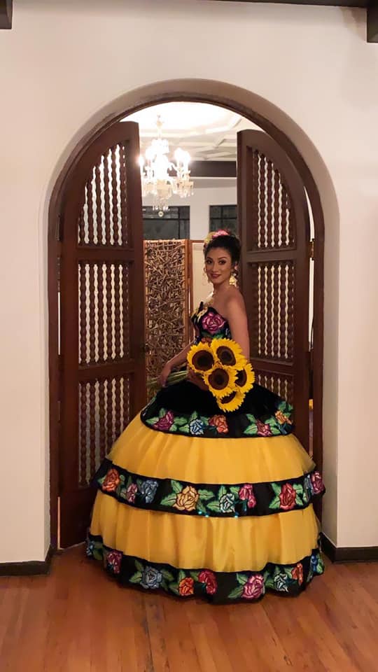 Vestidos Adel