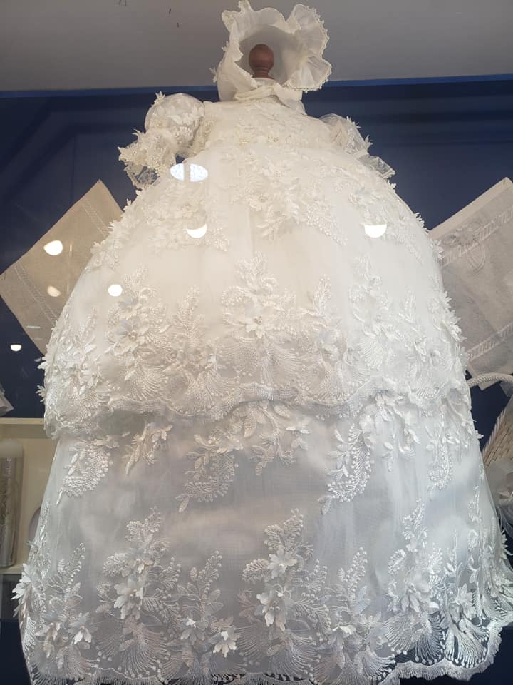 Vestidos Comuniones y Pajes