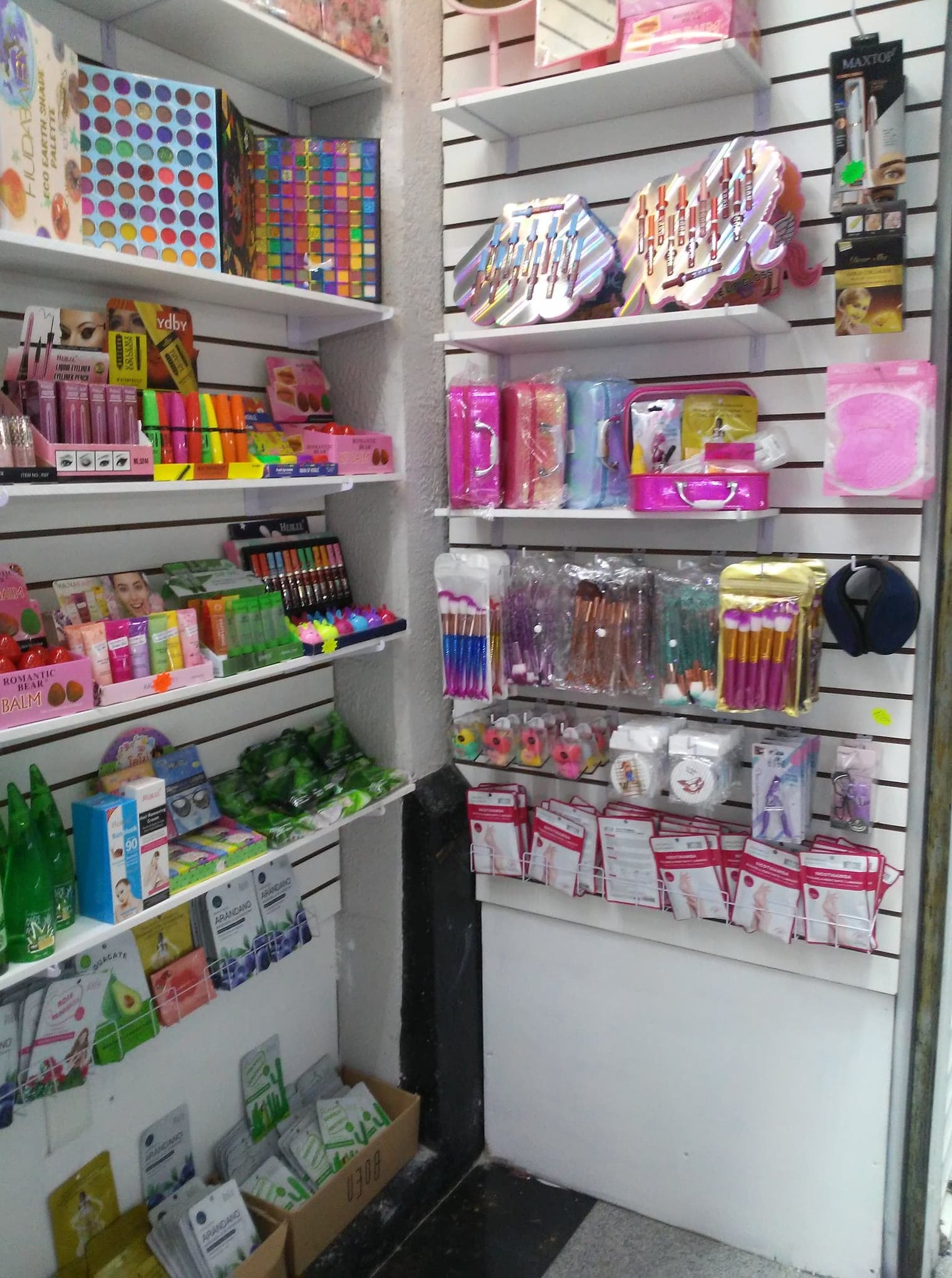 Pasaje Comercial Moneda - Beauté & Beauté
