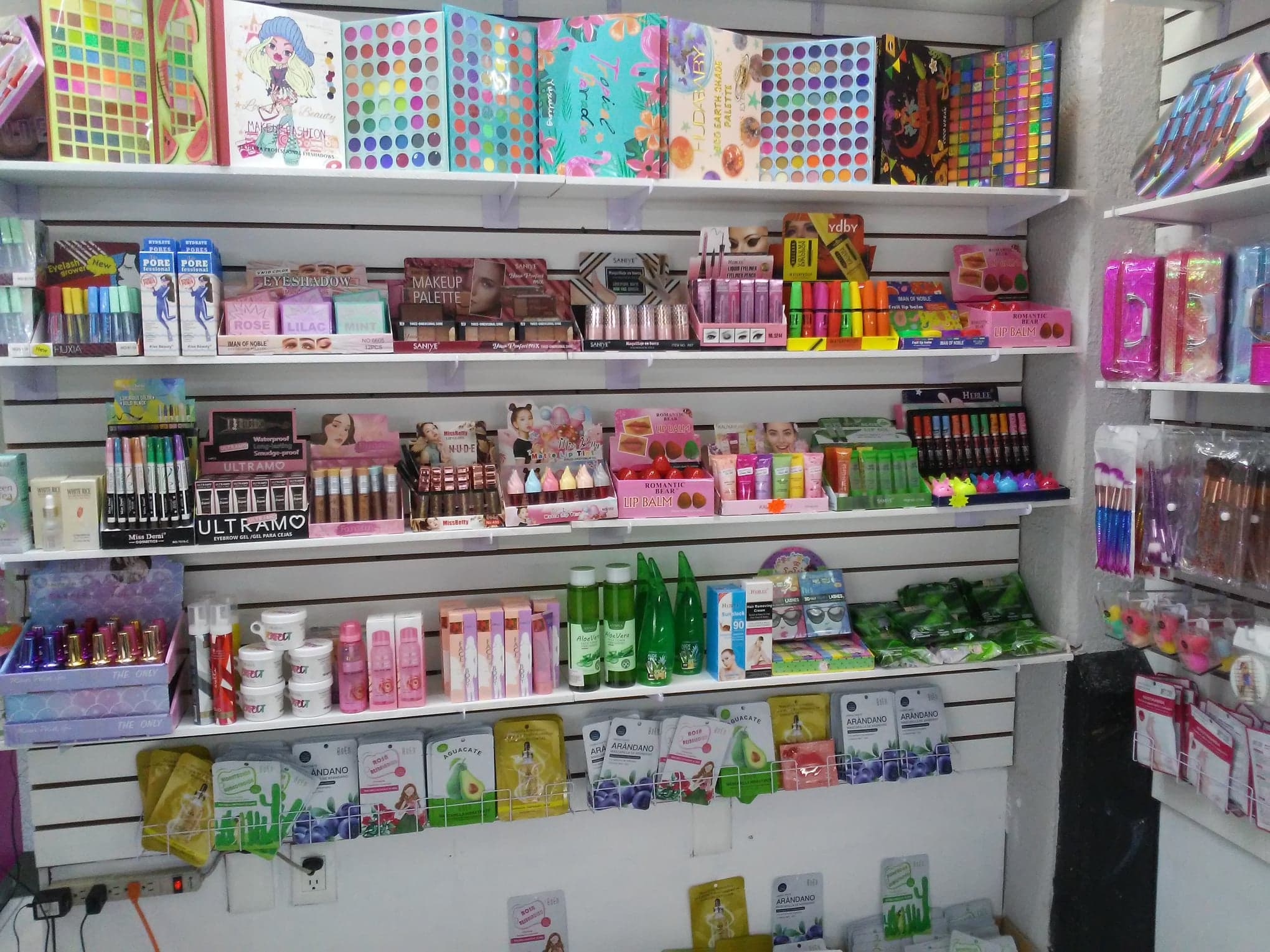 Pasaje Comercial Moneda - Beauté & Beauté