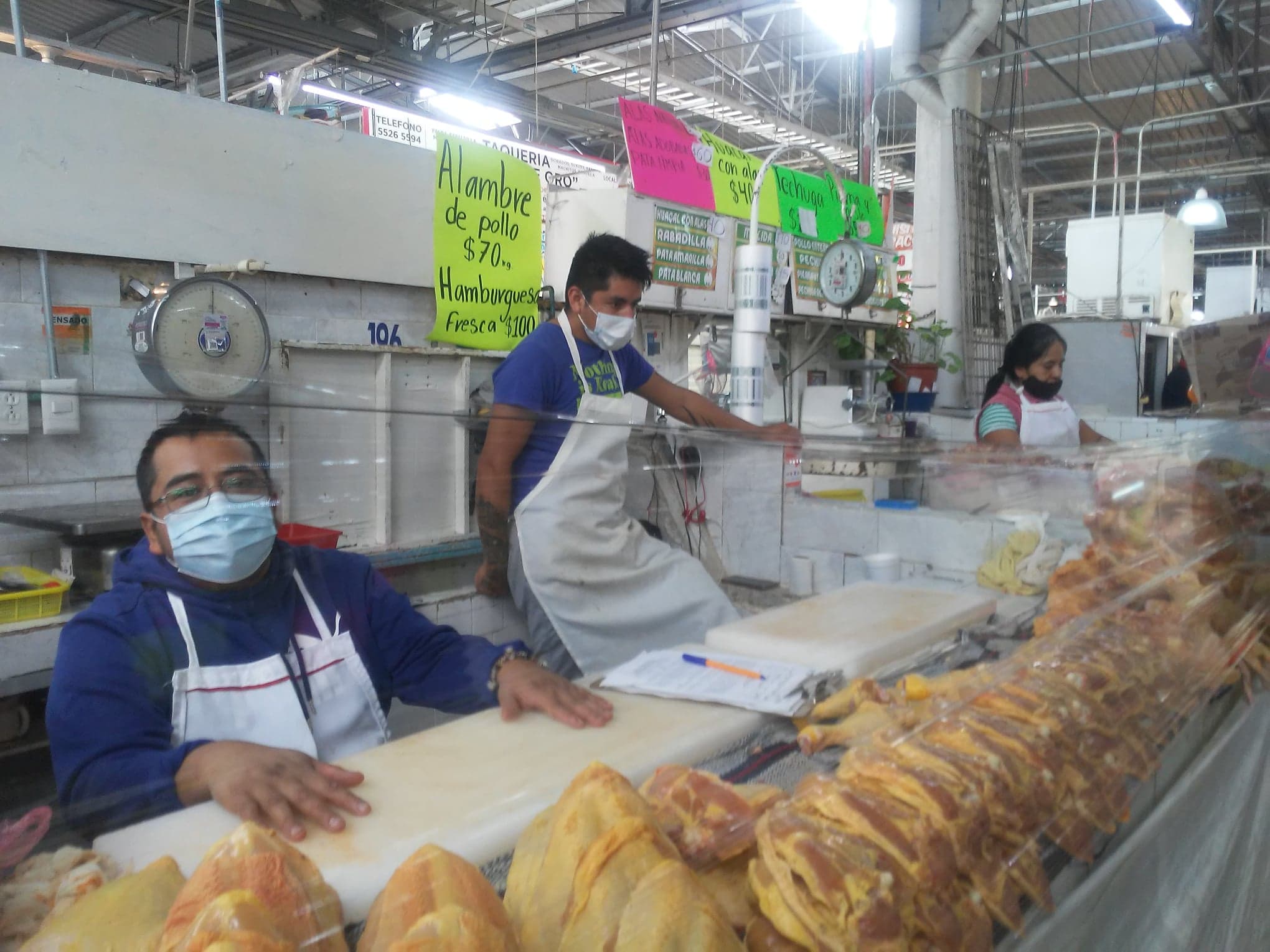 Mercado Martínez de la Torre-Pollería María Sabina