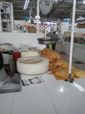 Mercado Martínez de la Torre - Pollería Alejandro 