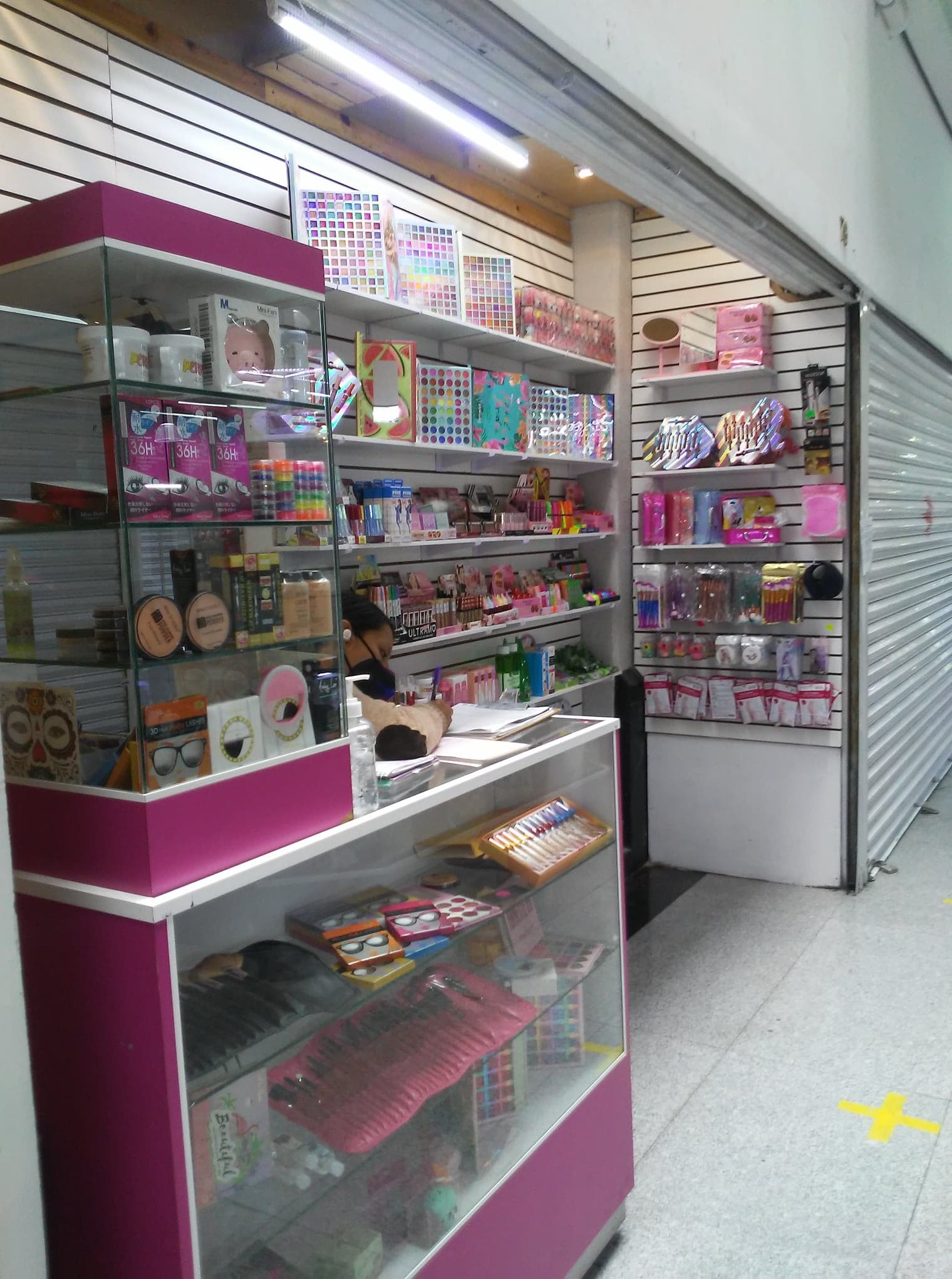 Pasaje Comercial Moneda - Beauté & Beauté